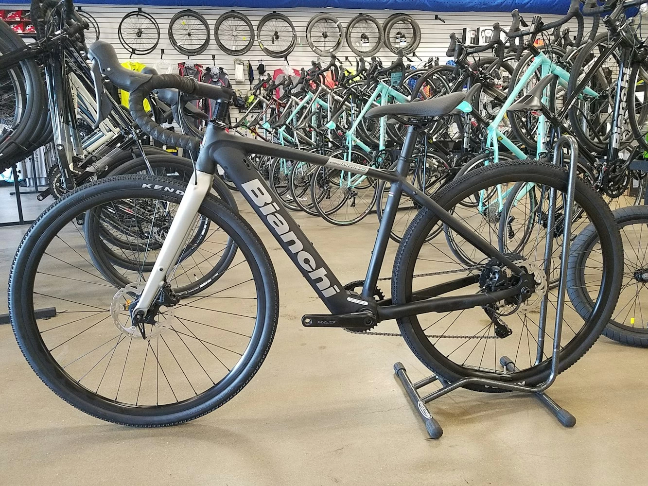 Bianchi E-Impulso All Road 2022 2 Bianchi E-Impulso All Road 2022 - Image 2