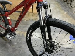 Fuji Nevada 27.5 1.5 - Brick Red 2022 -Bicycle Shop 6snRIS8kS4BZZH4zcduWASn0