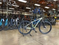 Cannondale Trail 8 - Quicksand 2023 25 Cannondale Trail 8 - Quicksand 2023 -Bicycle Shop EvxsTqgTP5K89GwBFRAPVDu8I