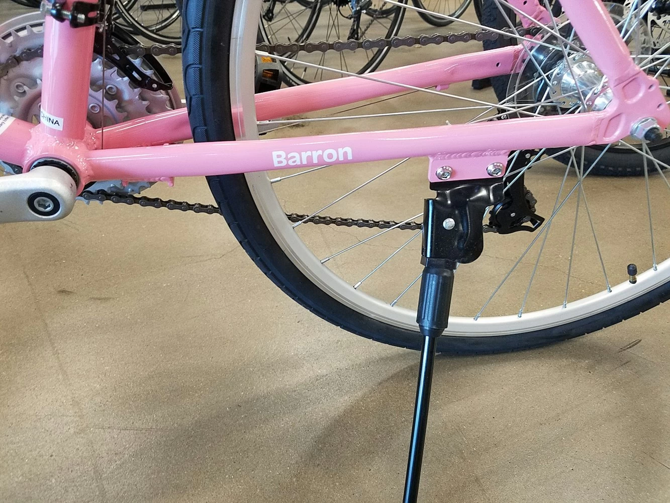 Retrospec Barron Step-Thru Comfort Hybrid Bike 21-Speed - Bubblegum 2022 4 Retrospec Barron Step-Thru Comfort Hybrid Bike 21-Speed - Bubblegum 2022 - Image 4