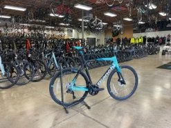 Bianchi Oltre XR 3 Ultegra Di2 Graphite Race/Celeste 2023 -Bicycle Shop JQrdN2GFYrW Qbh6xttIBheIk