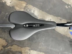 Cervelo Caledonia Disc Shimano 105 Zipp 303S - Gloss Black 2022 -Bicycle Shop N5Qte1m73iB J LjqVzayMRsk