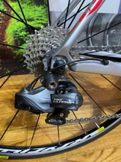 Giant Defy With Ultegra Di2 -Bicycle Shop NYiIvFoh48wHLMwB 57oE4MA