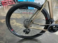 3T Exploro Team Riaval AXS 2X - Coffee 2022 -Bicycle Shop OZoaD99k1OvQyfNAlfKxCguA