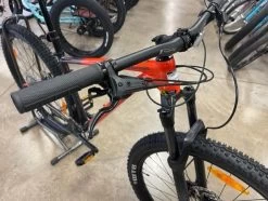 Cannondale Trail SE 3 Hardtail Mountain Bike: Shimano Deore 1x11, Dropper Post Impact Orange -Bicycle Shop T2AmPWRWShrr4VfA1VAYBF dA