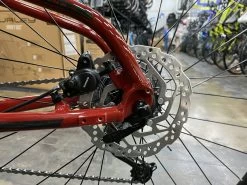 Fuji Nevada 27.5 1.5 - Brick Red 2022 -Bicycle Shop aHawcEGizl0ngDWCtlqDMIRsM