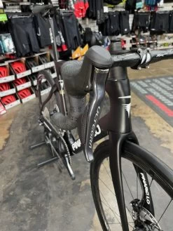Pinarello Dogma F12 XLight Disc Ultegra Di2 11 Speed - Fulcrum Carbon - Black -Bicycle Shop aMFkUZojfaRAZk54ONTD4xsZg