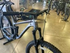 Fuji Auric 1.5 - 27.5 Shimano Deore 1 X 11 - Satin Hazy Silver 2022 -Bicycle Shop cYgmAVIC39mLO Lu8R8GXOpa4