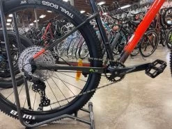 Cannondale Trail SE 3 Hardtail Mountain Bike: Shimano Deore 1x11, Dropper Post Impact Orange -Bicycle Shop e Yj tMeocpLER AhBl YB4iw