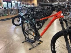 Cannondale Trail SE 3 Hardtail Mountain Bike: Shimano Deore 1x11, Dropper Post Impact Orange -Bicycle Shop fVsg7 csFPMIAy7ayLxixyj7o