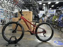Fuji Nevada 27.5 1.5 - Brick Red 2022 -Bicycle Shop mYUvFGpTKCnTNh79caTvDX vk