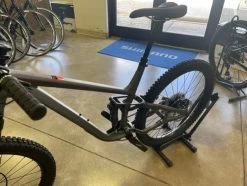 Fuji Auric 1.5 - 27.5 Shimano Deore 1 X 11 - Satin Hazy Silver 2022 -Bicycle Shop pnNtfuFY9mKYJO0ECJafr4Tfo