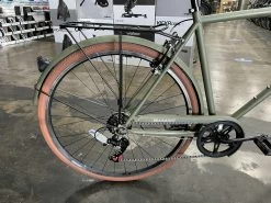 Retrospec Beaumont 7-Speed City Bike - Matte Olive Drab 2022 -Bicycle Shop xe40S1iSj gdtFsnbccx1E5eA